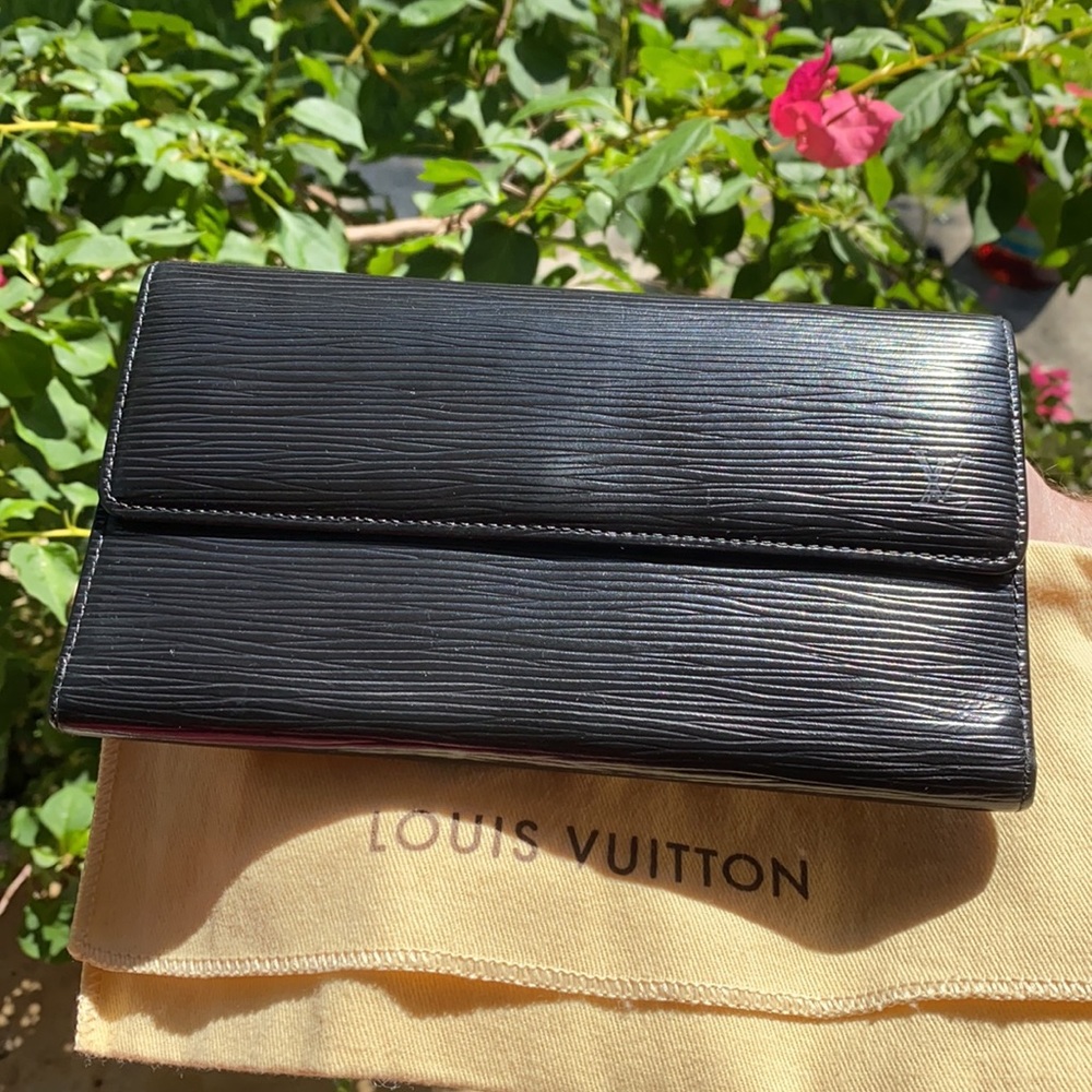Vintage Louis Vuitton Trifold Epi Leather Wallet